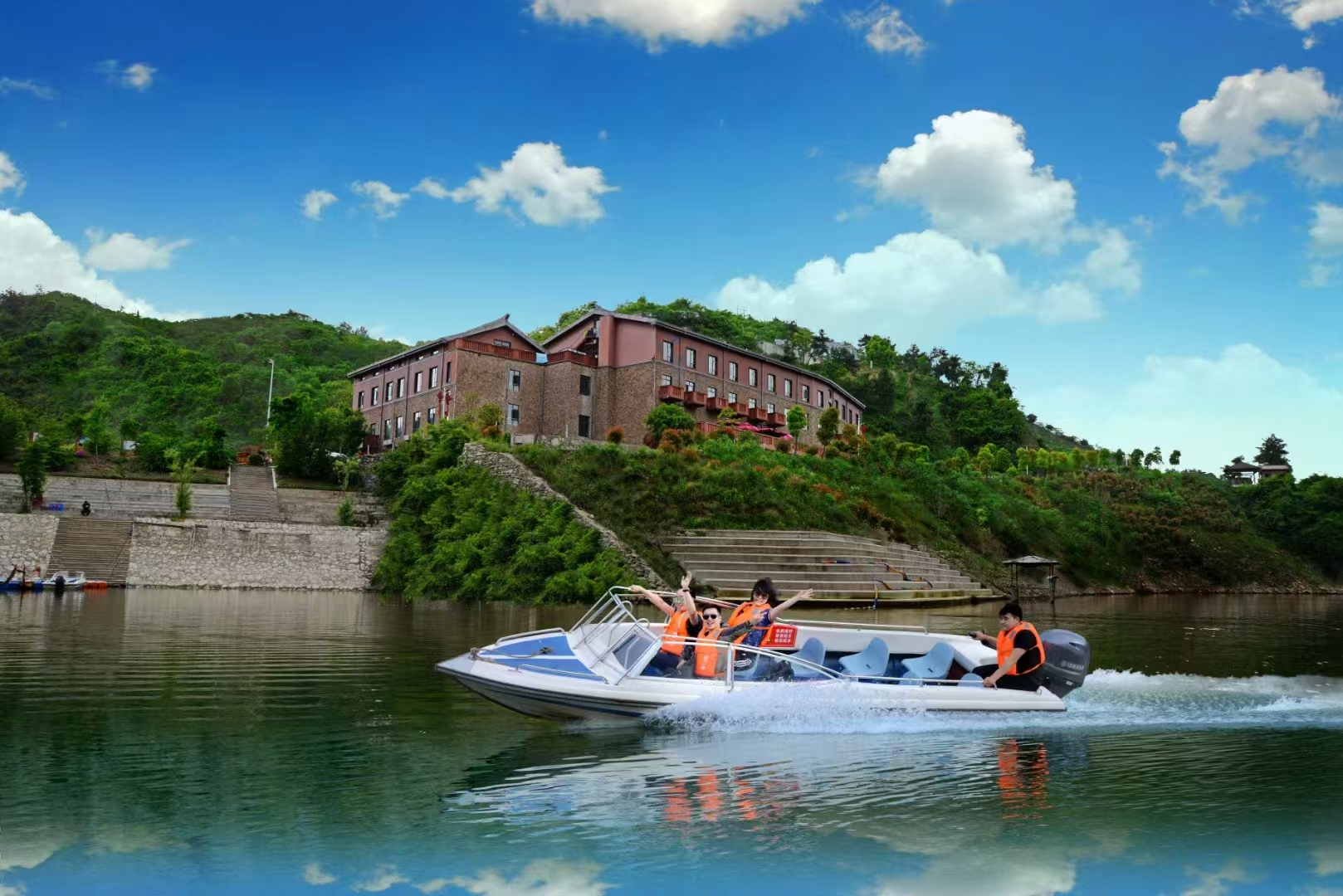 快樂谷快艇.jpg